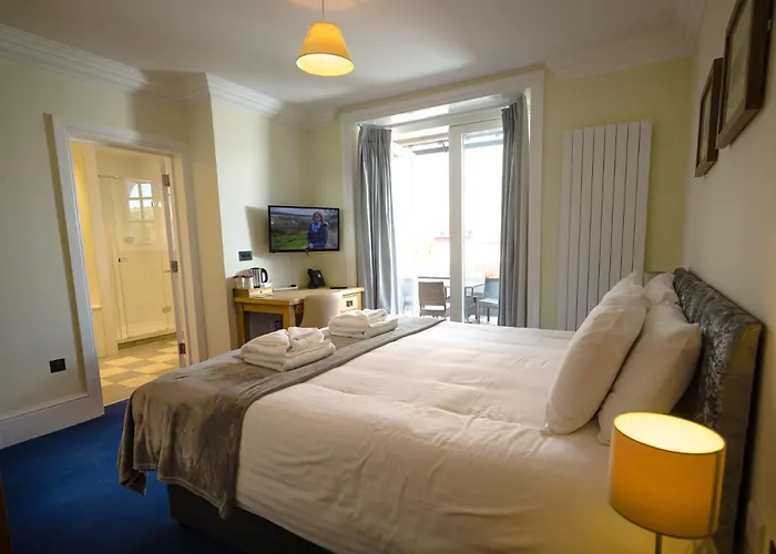 Top Hotels and Inns in Buckfastleigh, Devon