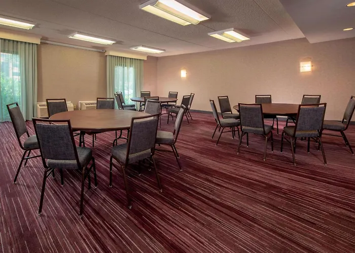 Top Choice Hotels in Rockville, MD