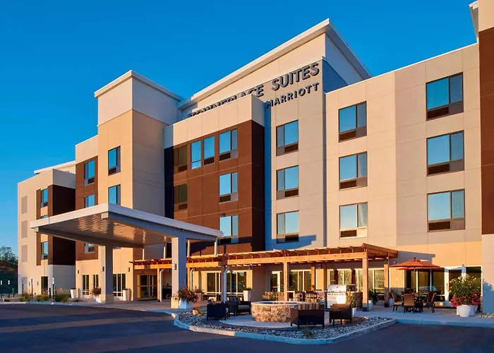 Top Richmond Hotels Near Airport