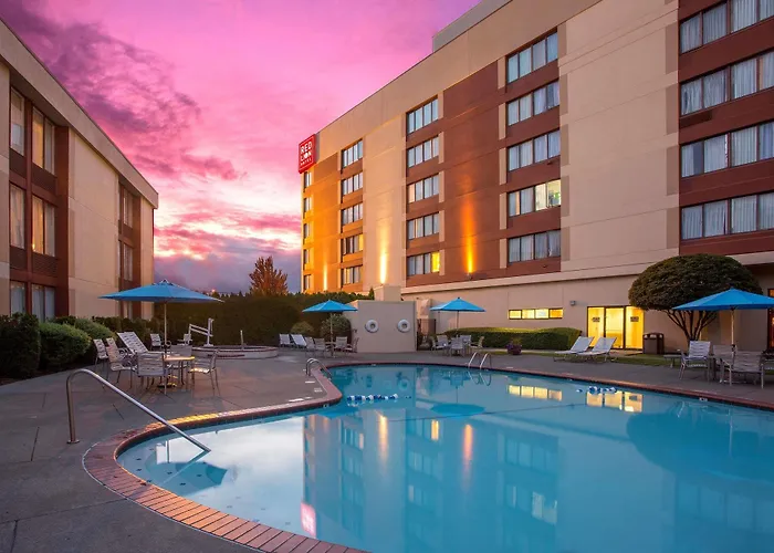 Explore the Best Accommodations with Our Guide to Hotels in Renton