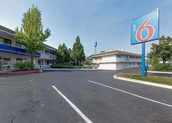 Top Picks for Hotels in Weed, CA: Comfort and Quality Await